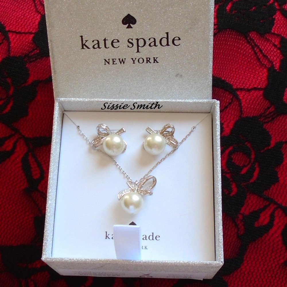 ♠️ Kate Spade ♠️ "All Tied Up" Pendant and Studs Set - Picture 1 of 6